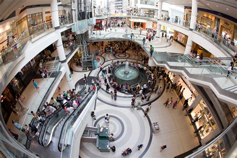 eaton centre toronto hours